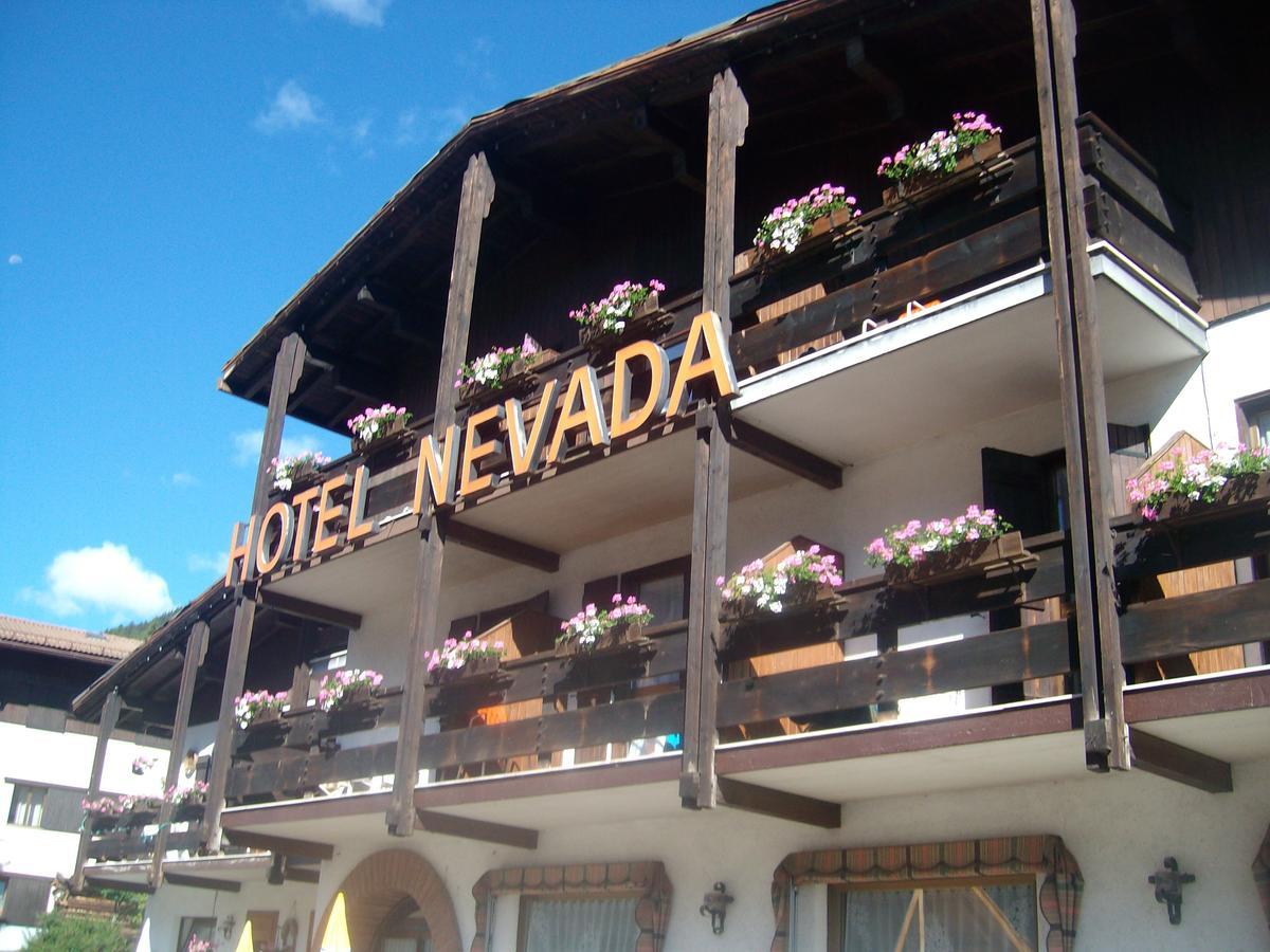 Hotel Nevada Campitello di Fassa Exterior photo